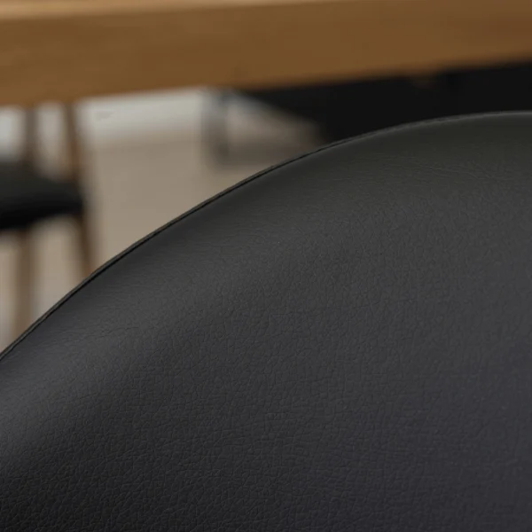 Scaun WILLY din piele ecologică neagră