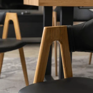 Scaun WILLY din piele ecologică neagră