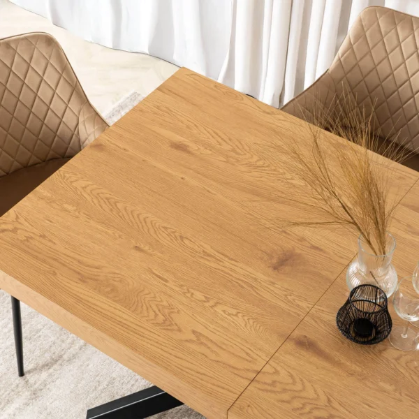 set-masa-hampton-160-240-cm-stejar-negru-si-4-scaune-bresso-bej-6 Set masă HAMPTON 160-240 cm stejar/negru și 4 scaune BRESSO bej — MOBILA