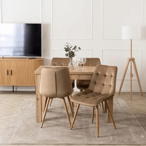 set-masa-skubi-120-160-cm-stejar-artizanal-si-4-scaune-rodri-bej-1 Set masă SKUBI 120-160 cm stejar artizanal și 4 scaune RODRI bej — MOBILA