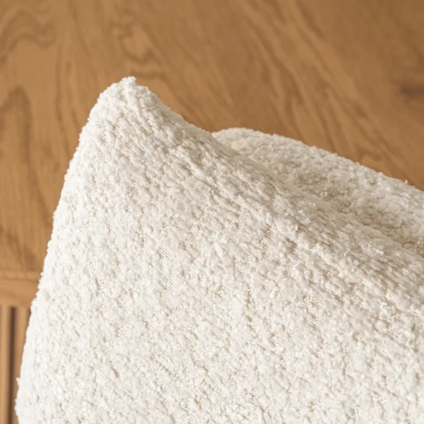 Scaun rotativ WILLA, crem, din țesătură bouclé — MOBILA